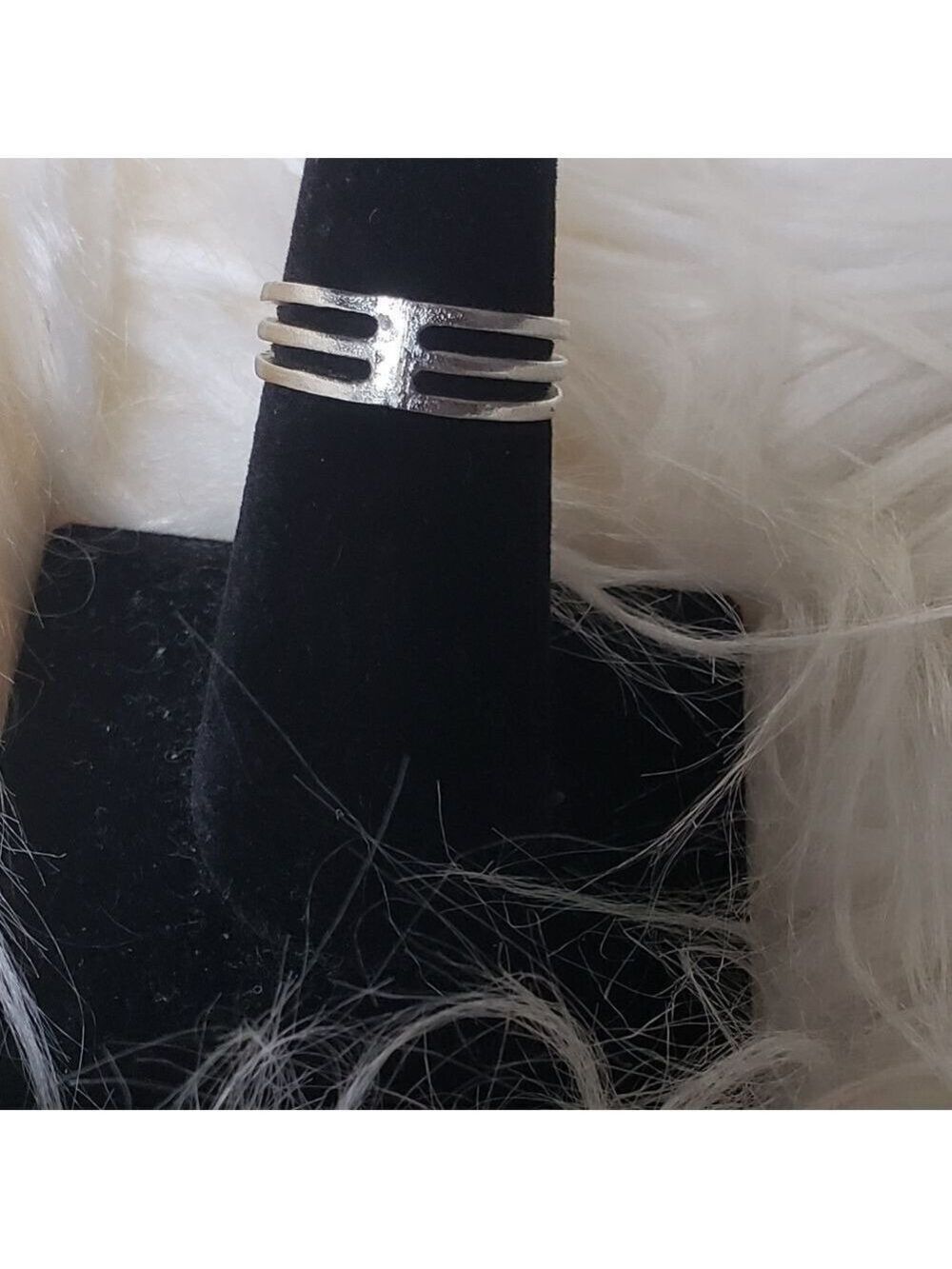 Ring Silver Tone Size 8